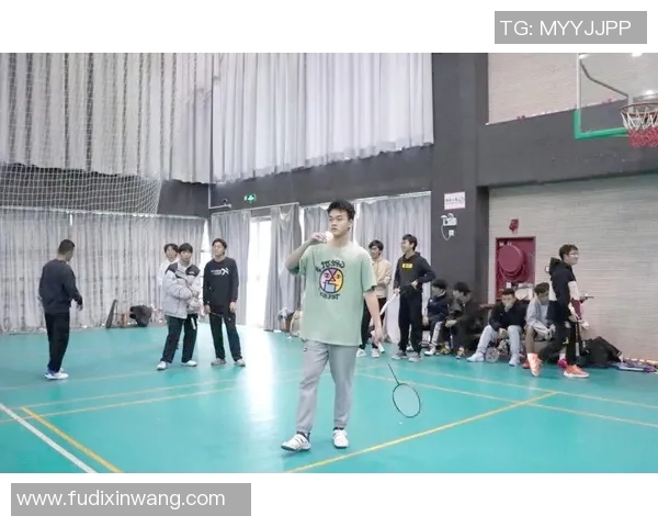 杭州羽毛球队拼搏历程回顾与邀请赛精彩瞬间分享
